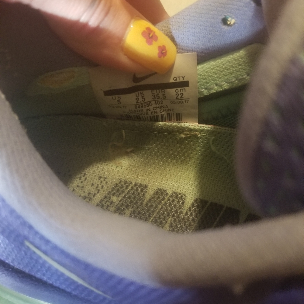 Shoes - Picture 3 of 13